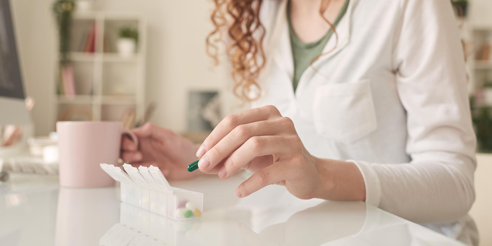 How to organize medication at home? Systems and downloadable guide